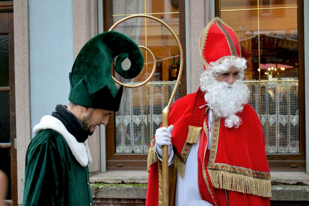 Christmas in France: French traditions, presents, money, and Santa