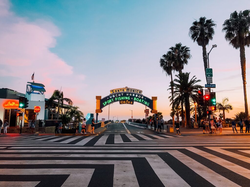 Places in the U.S. you should visit (Los Angeles, Miami, and Orlando)